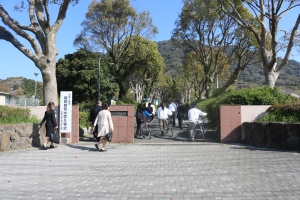 令和７年度入学式の様子（西門）